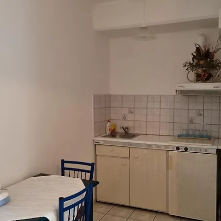 Liakakos شقة فندقية غيتيو